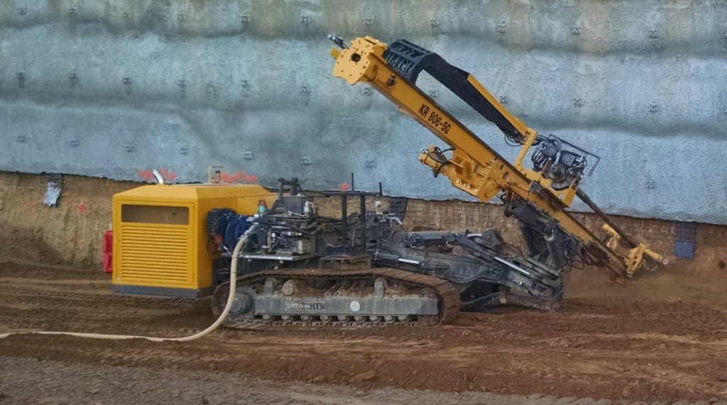 Anchor rig drilling soil nails